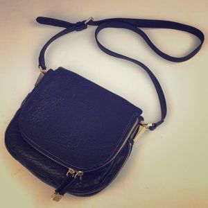 VINCE CAMUTO cross body black leather purse